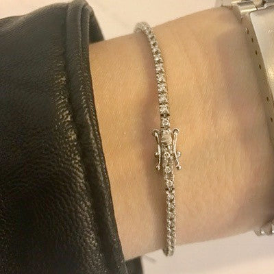 Tiffany Victoria™ Vine Tennis Bracelet in Platinum with Diamonds | Tiffany  & Co.